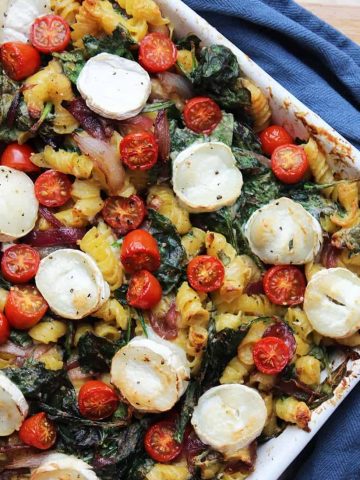 looking for some tasty comfort food? This cheesy vegetarian pasta bake is packed full of flavour and sure to hit the right spot! Easy to make and the leftovers taste even better!