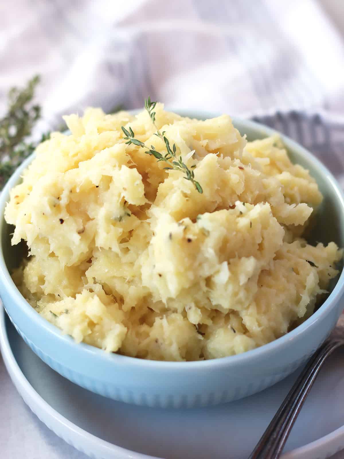 Mashed parsnip in a bowl.