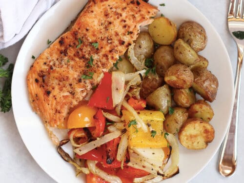 Salmon with vegetables in air fryer