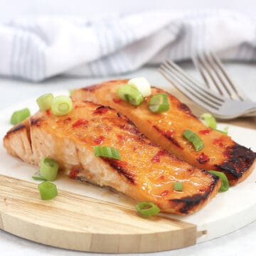 Baked salmon fillets with a Thai sweet chili glaze.