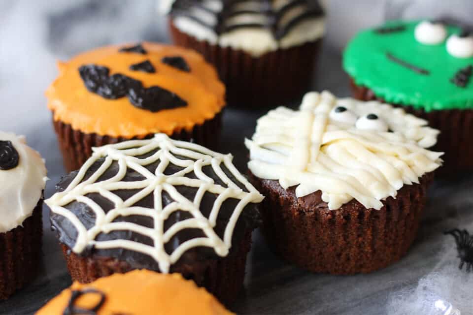 Decorated Halloween cupcakes.