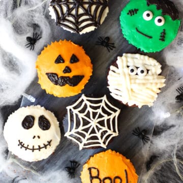 Halloween decorated chocolate cupcakes.